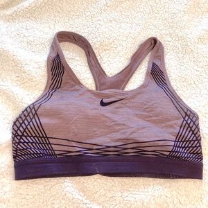 Nike sports bra size medium